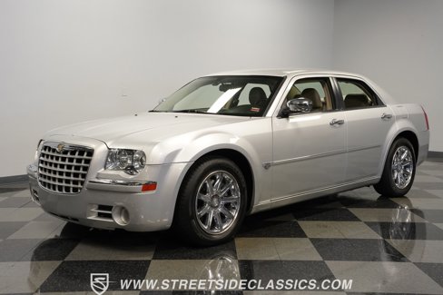 Used 2005 Chrysler 300 C w/ Navigation & Sound Group II image 5