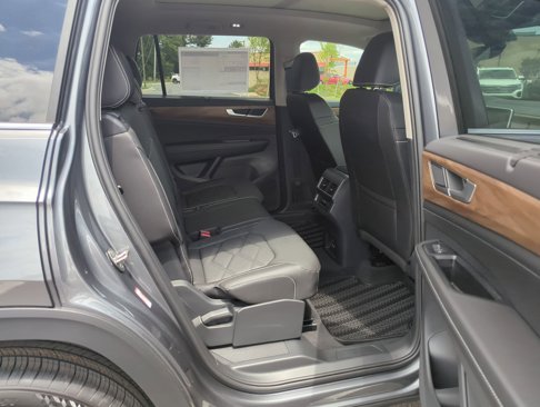 New 2025 Volkswagen Atlas SE image 38