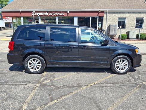 Used 2016 Dodge Grand Caravan SXT image 7