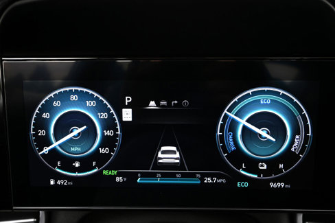 Used 2024 Hyundai Elantra Limited image 3
