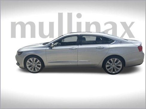 Used 2018 Chevrolet Impala Premier w/ Premier Confidence Package image 12