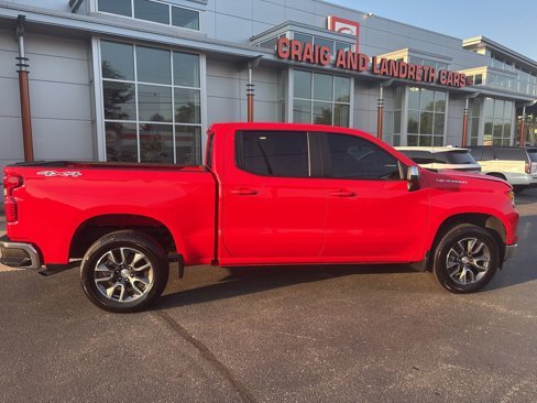 Used 2025 Chevrolet Silverado 1500 LT image 1