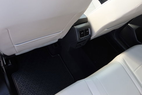Used 2018 Volkswagen Tiguan SE image 24