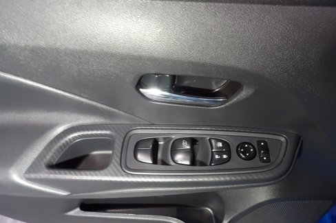 Used 2024 Nissan Versa SV w/ Trunk Package image 8