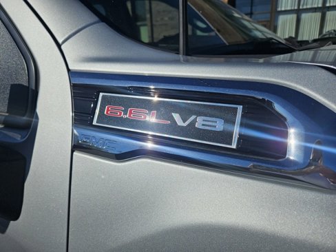Used 2022 GMC Sierra 2500 Pro w/ Convenience Package image 9