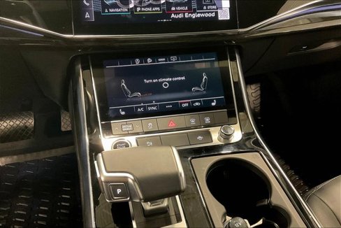 Certified 2025 Audi Q8 Premium image 32
