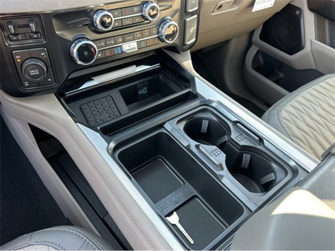 New 2025 Ford F250 Platinum w/ Platinum Plus Package image 32