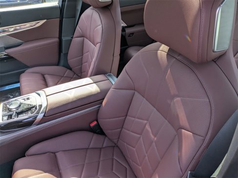 New 2025 BMW i7 eDrive50 w/ Premium Package image 13