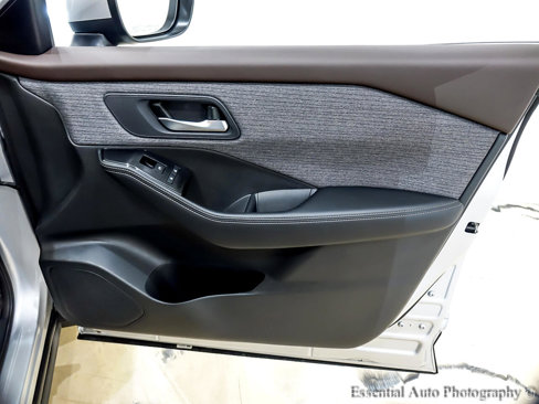 Used 2023 Nissan Rogue SV image 28
