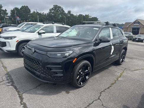New 2025 Volkswagen Tiguan SE R-Line image 1
