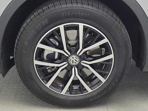 Used 2021 Volkswagen Tiguan SEL image 31