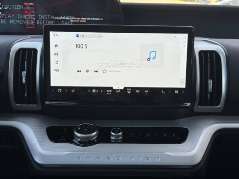 New 2025 Ford Expedition Active image 7