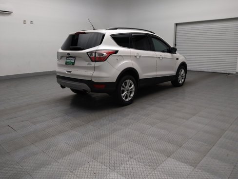 Used 2017 Ford Escape SE w/ Equipment Group 201A image 9