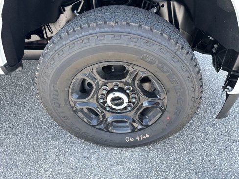 New 2025 Ford F350 4x4 Regular Cab Super Duty image 9
