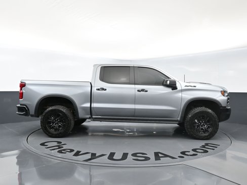 Used 2024 Chevrolet Silverado 1500 ZR2 w/ Technology Package image 10