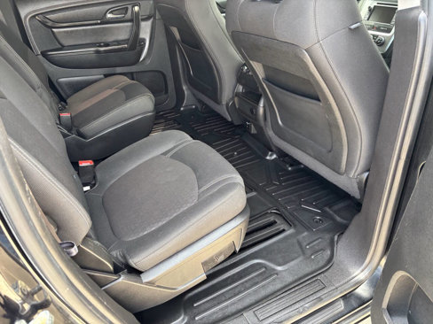 Used 2015 GMC Acadia SLE image 16