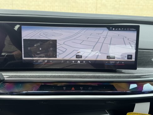 New 2026 BMW 750e xDrive image 27