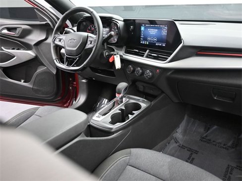 Used 2025 Chevrolet Trax RS w/ Driver Confidence Package image 18