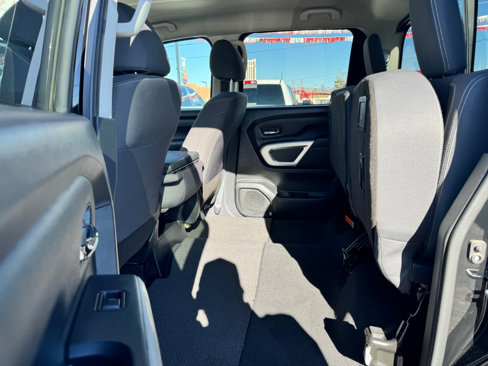 Used 2022 Nissan Titan SV image 19