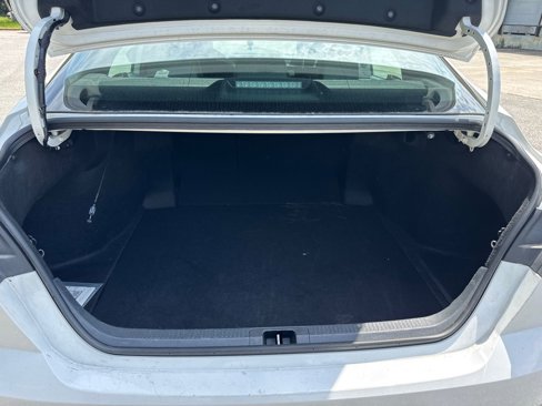 Used 2025 Toyota Camry SE image 18