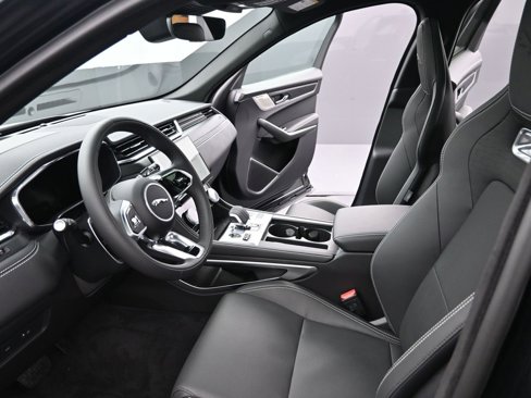 New 2025 Jaguar F-PACE R-Dynamic S image 22