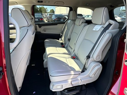 New 2026 Honda Odyssey Touring image 17