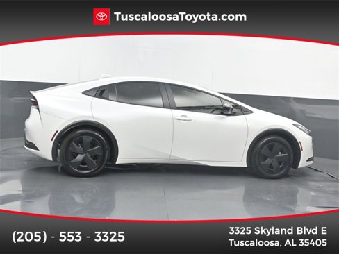 Used 2024 Toyota Prius LE image 1