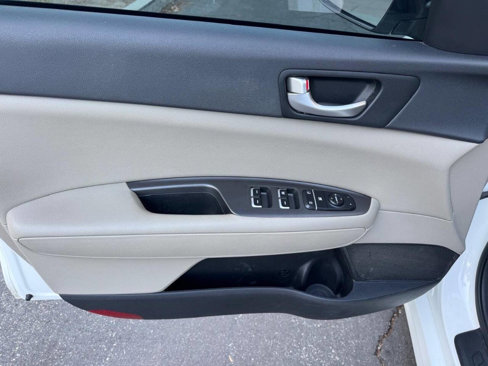 Used 2016 Kia Optima LX image 23