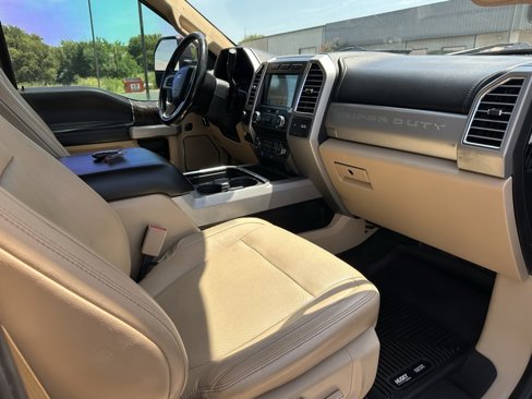 Used 2017 Ford F250 Lariat w/ Lariat Ultimate Package image 16
