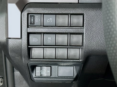 Used 2025 Toyota Tacoma TRD Off-Road image 17