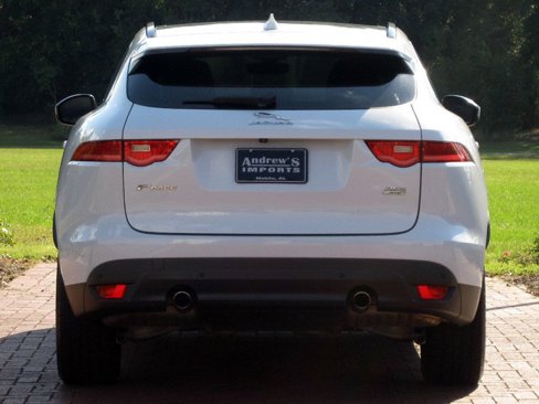 Used 2019 Jaguar F-PACE Premium image 5