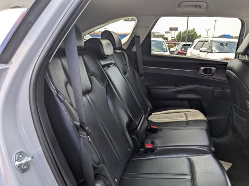 Used 2025 Kia Sorento S image 25