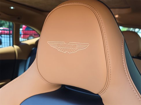 New 2025 Aston Martin DBX 707 image 4