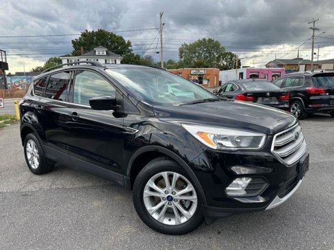 Used 2018 Ford Escape SE w/ SE Sync 3 Package image 2