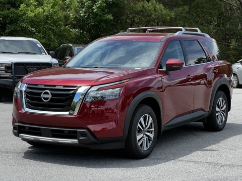 New 2025 Nissan Pathfinder SL image 2