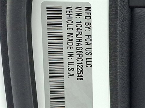 Used 2024 Jeep Grand Cherokee Laredo image 27