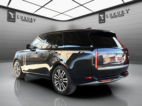 Used 2023 Land Rover Range Rover SE image 6