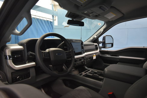 New 2026 Ford F250 4x4 Crew Cab Super Duty image 2