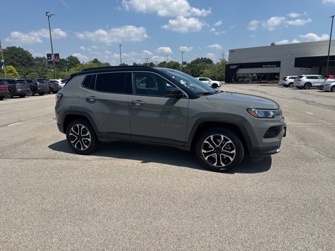 Used 2024 Jeep Compass Limited image 3