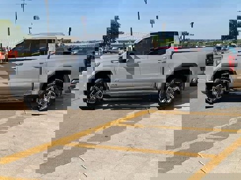 Used 2025 GMC Sierra 1500 AT4 w/ AT4 Premium Package image 7
