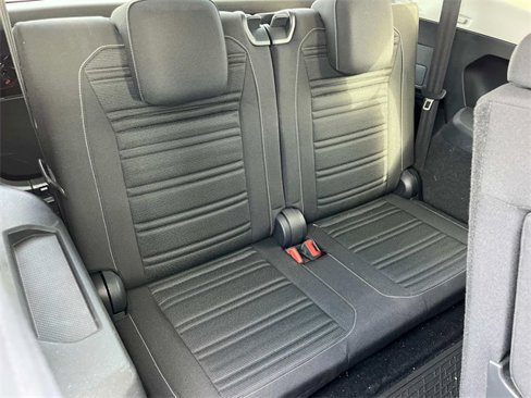 Used 2022 Volkswagen Tiguan S image 18