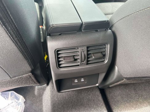 Used 2026 Nissan Rogue SV image 11