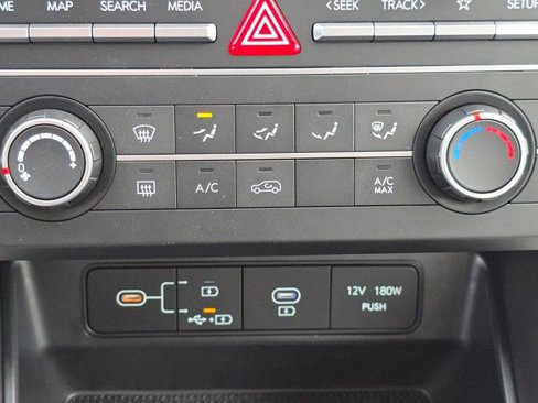 Certified 2025 Hyundai Tucson SE image 16