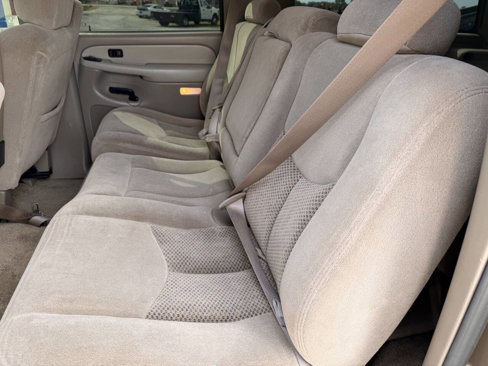 Used 2003 Chevrolet Suburban 2WD image 14