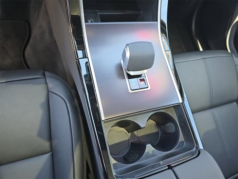 New 2026 Land Rover Range Rover Velar Dynamic SE image 25