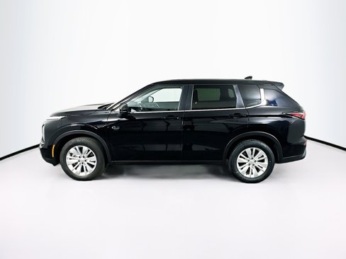 Used 2025 Mitsubishi Outlander ES image 4