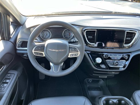 New 2026 Chrysler Voyager LX image 12