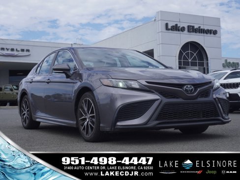 Used 2023 Toyota Camry SE image 1