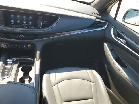 Used 2024 Buick Enclave Premium image 32