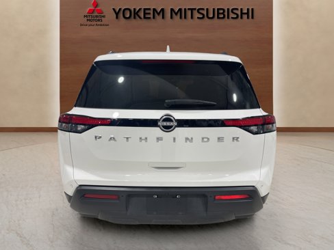 Used 2025 Nissan Pathfinder SV image 4